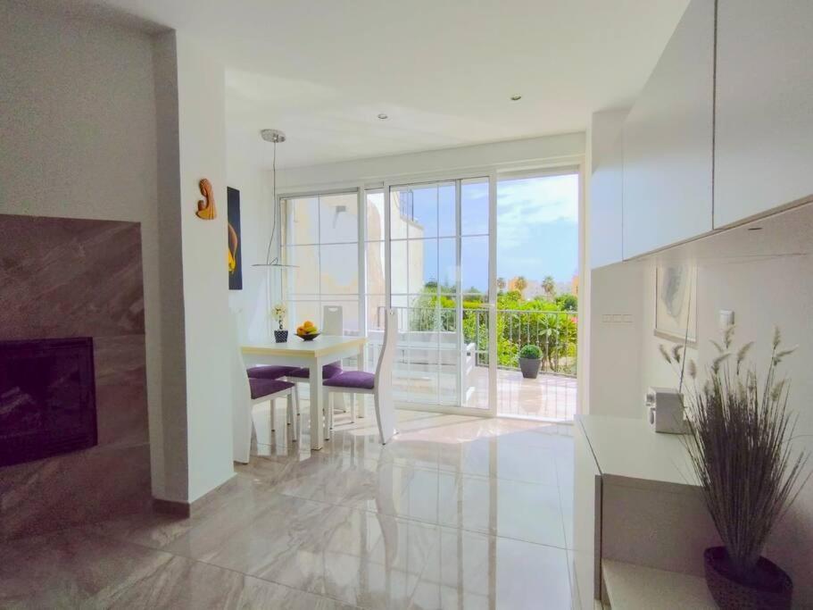 Beautiful 3 Bedroom Townhouse In Urb. Tropicana, نيرخا المظهر الخارجي الصورة