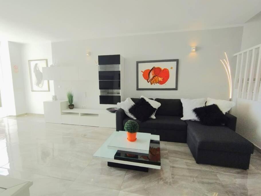 Beautiful 3 Bedroom Townhouse In Urb. Tropicana, نيرخا المظهر الخارجي الصورة